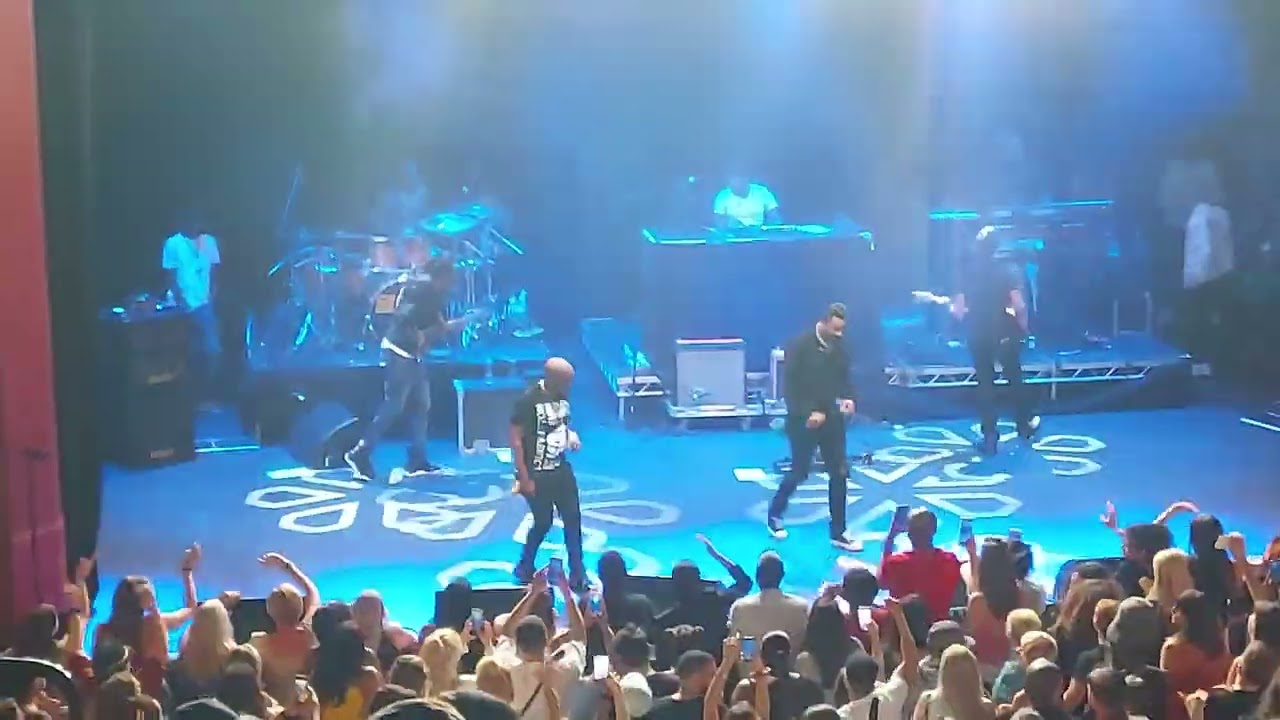 Shaggy live band at O2 Shepherd's Bush Empire Reggae Artists Music Concert performance The Little DJ