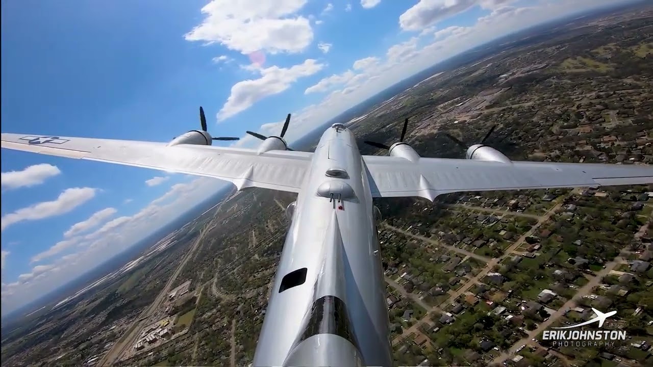 Заход на посадку самолета B-29 FIFI