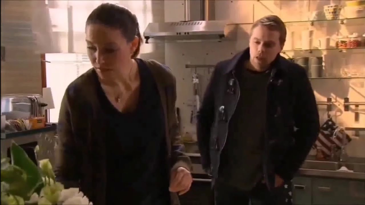 Salkkarit - Kalle ja Katariina tavoittelevat ylilääkärin virkaa 2 (2012)
