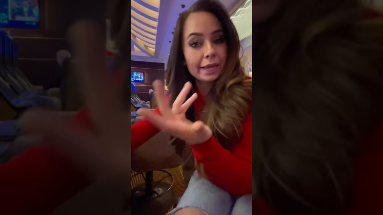 Cleo Paying out on a $9 smack?! Okaaaayy 🔥 #casino #mamacipslots #gambler #videoslots #slotwin