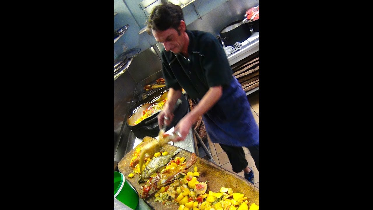 La meilleure bouillabaisse au feu de bois du Monde !