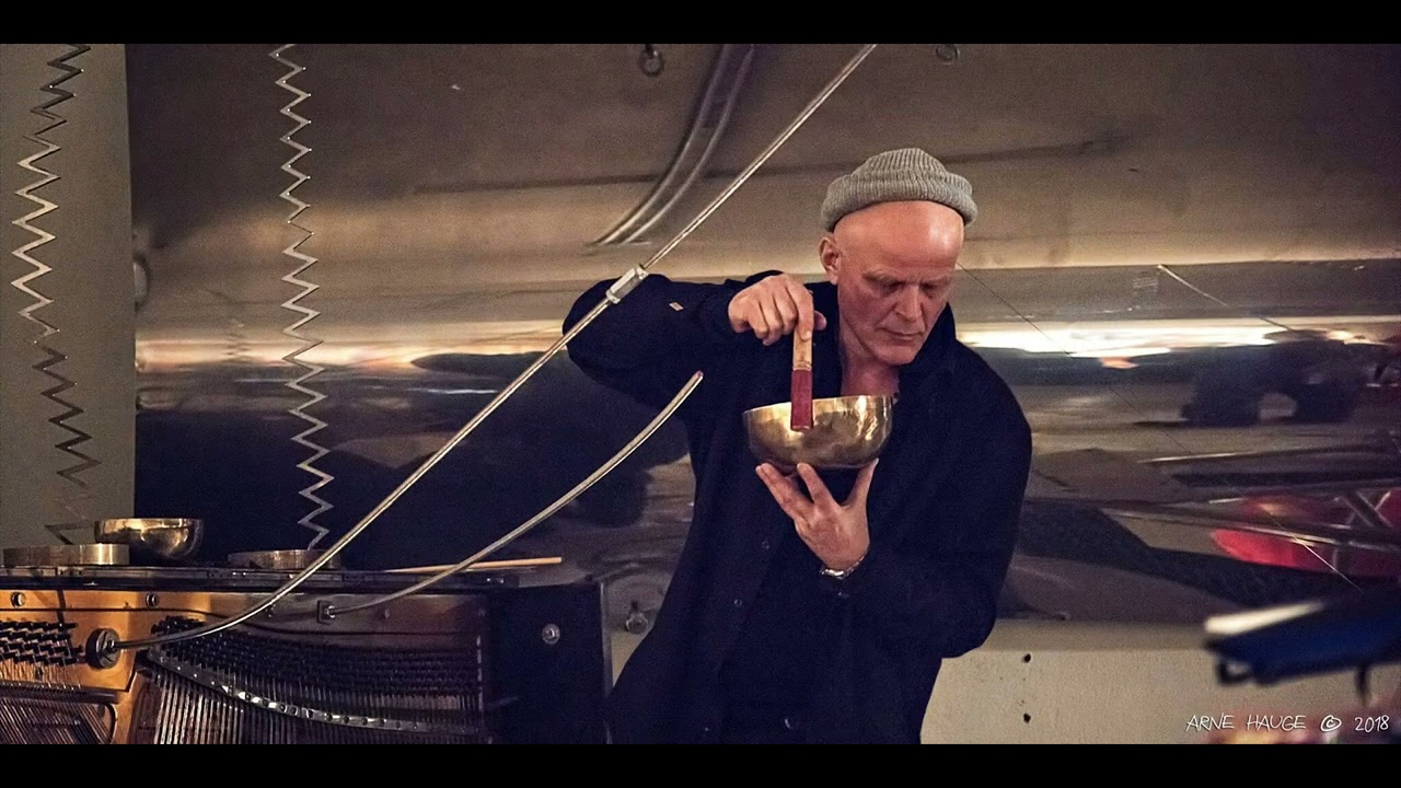 Anders Elsås Skipet  En lyd installasjon, skulptur og et instrument  skapt av Anders Elsås.
