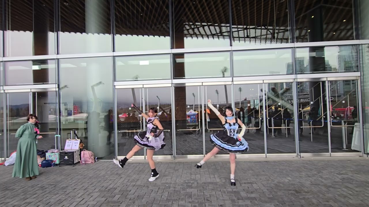 Outdoor panel encore live performance by HeartXChaos and Ara (Fan Expo Day 3 on February 16, 2026)
