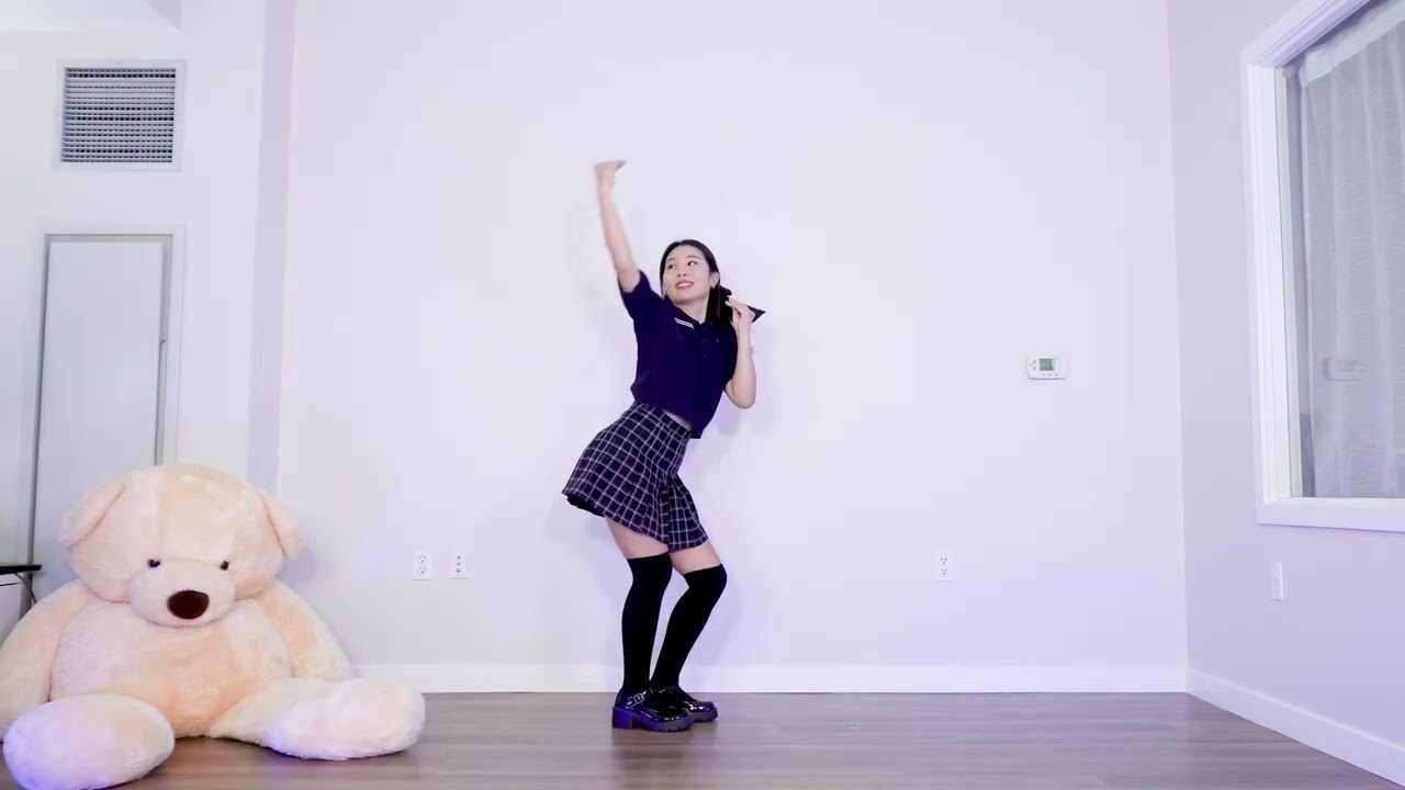 ILLIT - 'DO THE DANCE' dance mirror (Lisa Rhee)