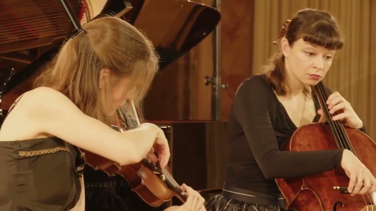 Schumann: Trio Op. 80, III. In mäßiger Bewegung (Oberon Trio)