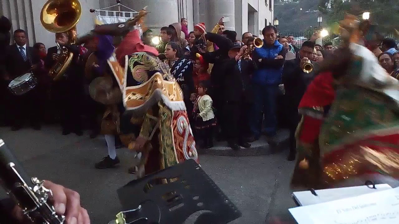 Solemne Cortejo Procesiónal Del Niño Del Santísimo, saliendo de Catedral, Quetzaltenango