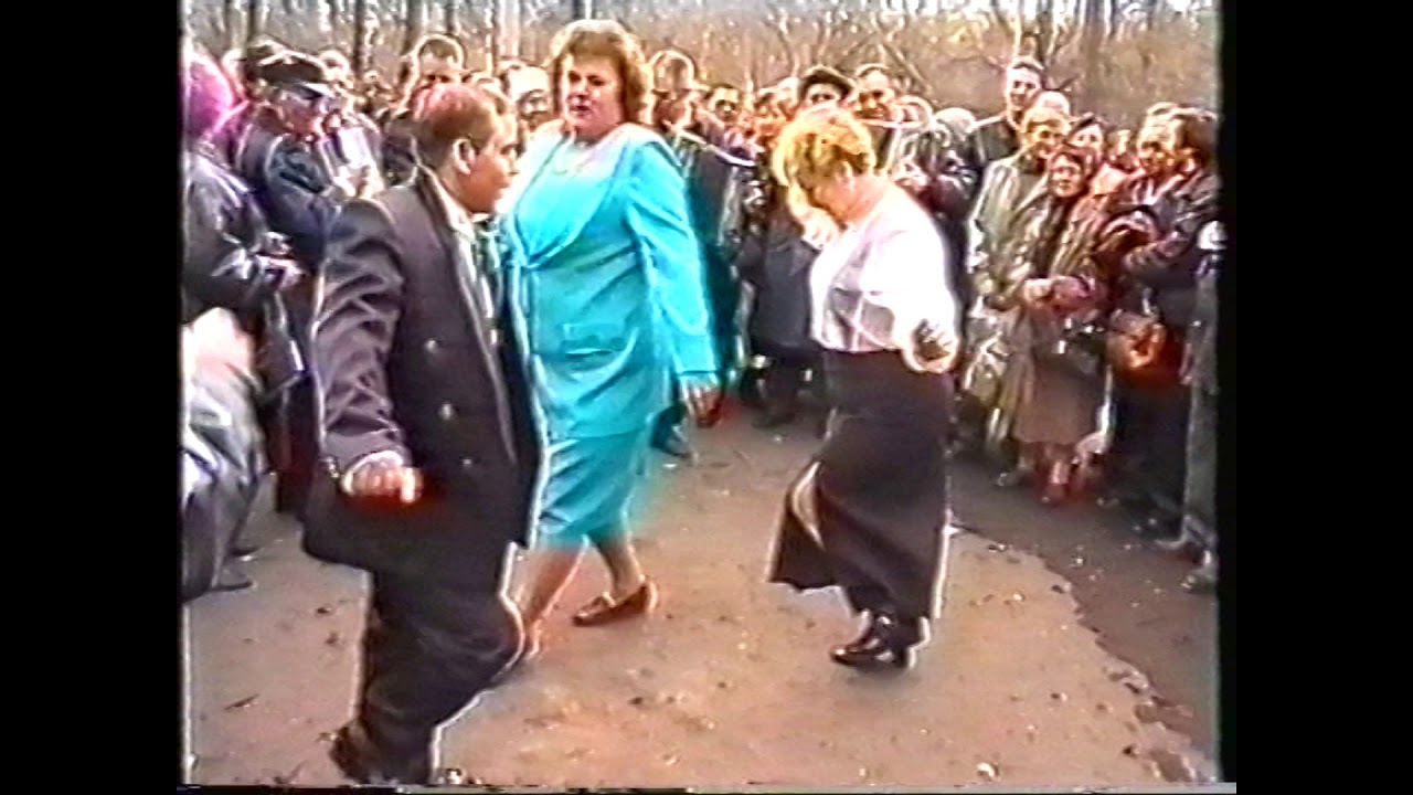 Измайловский пятачок пляски играют Алишин В.Г. и Журавлев В.И.
