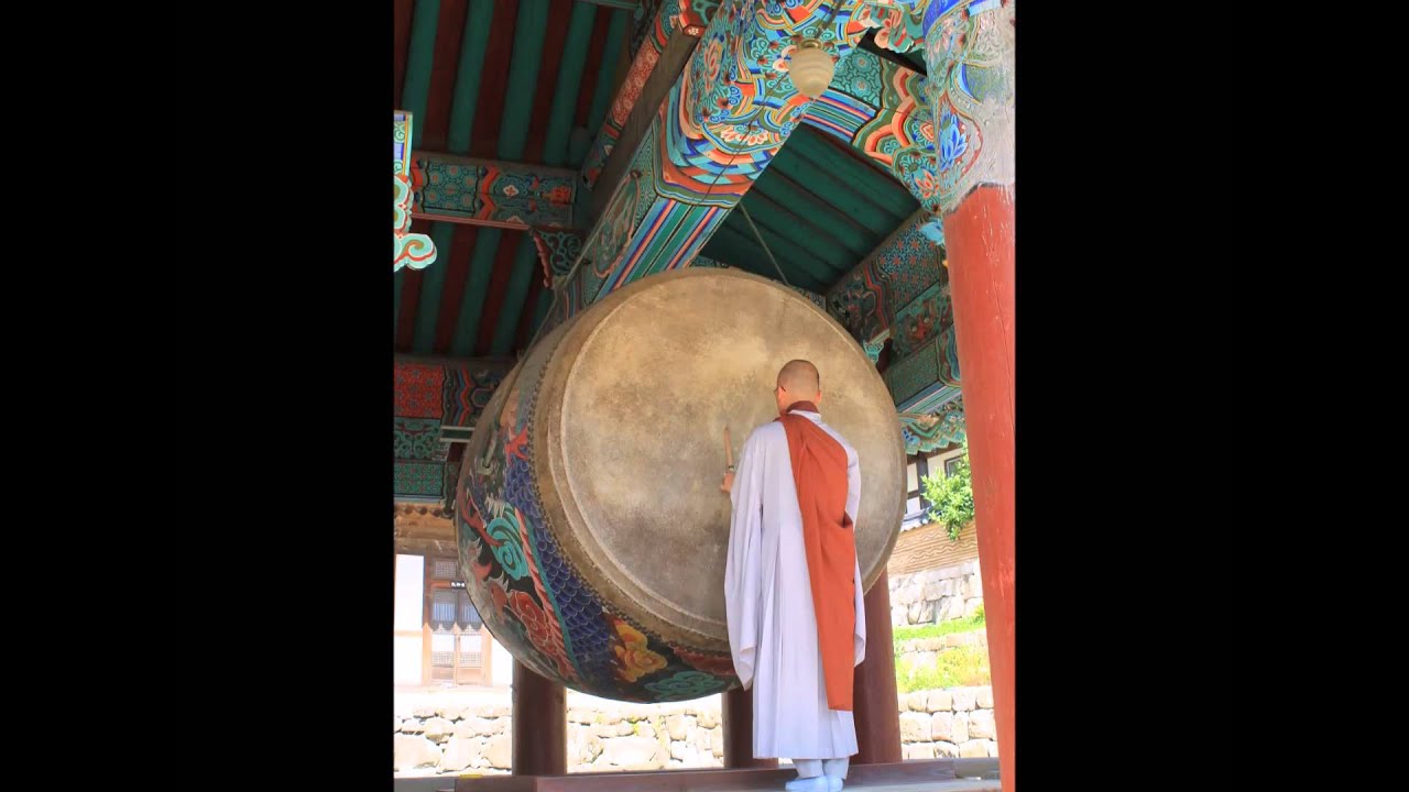 Haeinsa Temple (South Korea):  The Buddhist monk drum players
