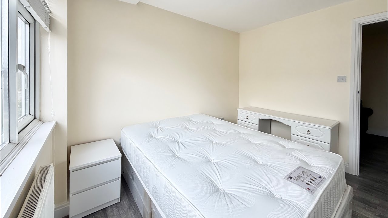 2 bedroom flat - Brent Park Road, NW4 