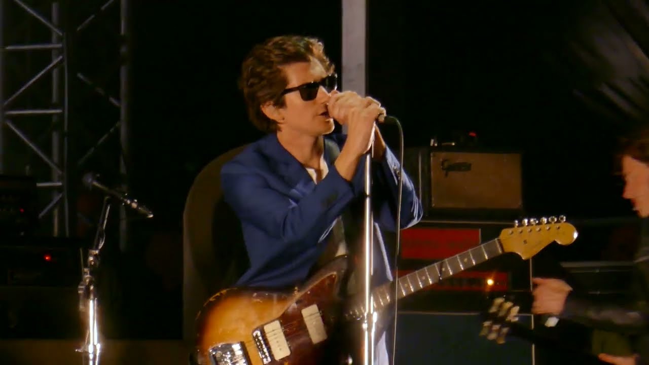 Arctic Monkeys - One Point Perspective [Live at Summer Well, Romania - 13-08-2022]