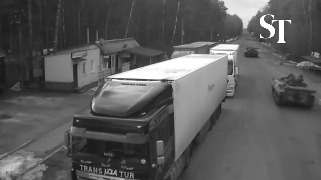 Surveillance camera captures tanks entering Ukraine via Belarus border
