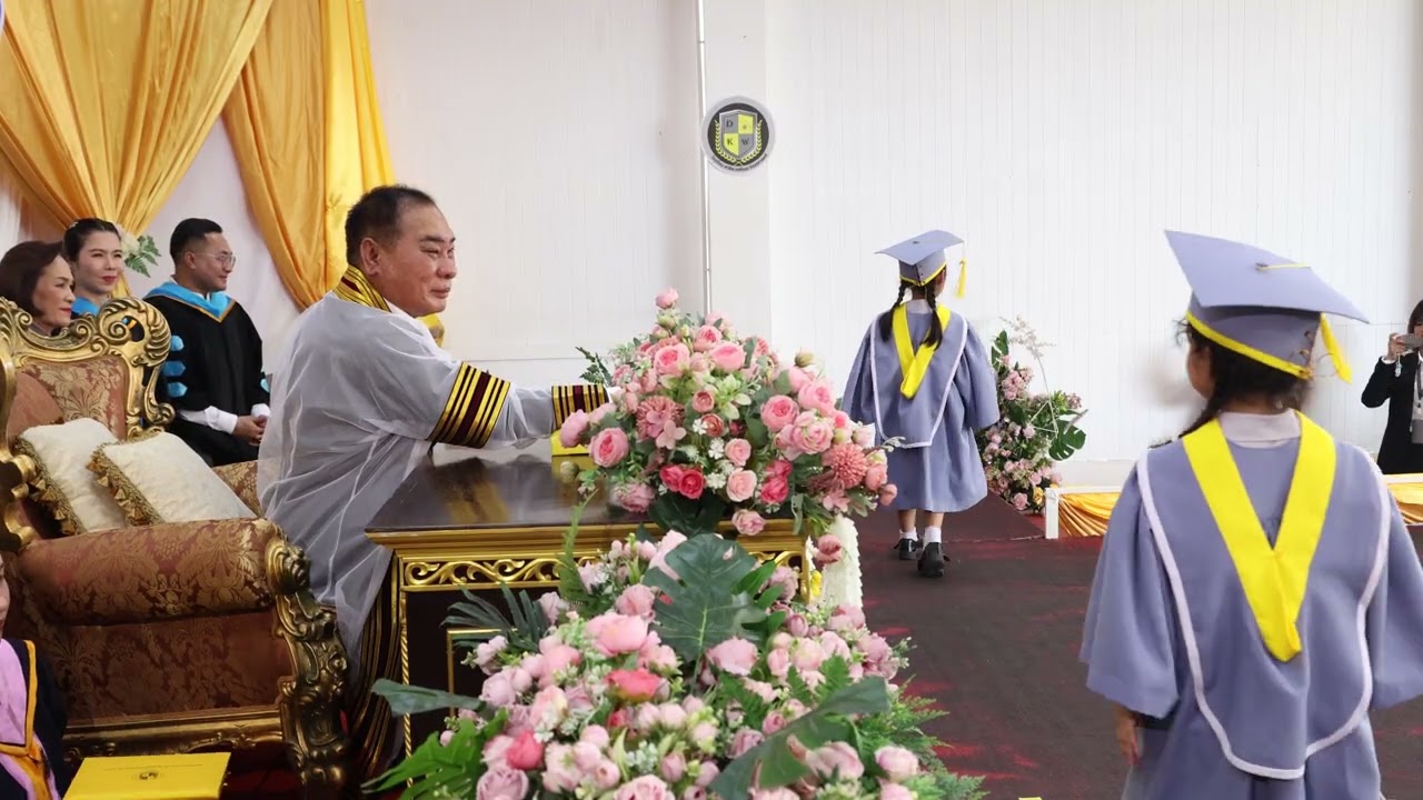นักเรียนระดับชั้นปฐมวัยปีที่ 3 ขึ้นรับวุฒิบัตร