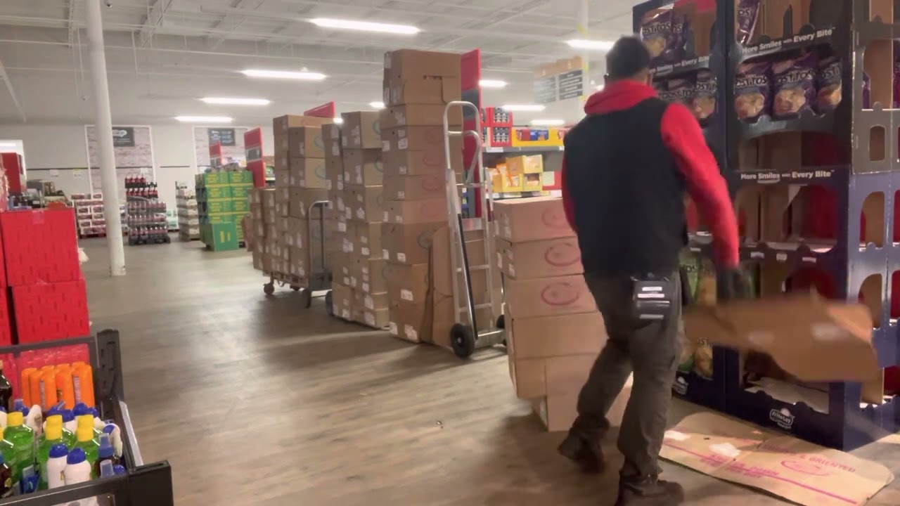 Life of a Route sales representative at Fritolay:Packing out two tmds under 10mins