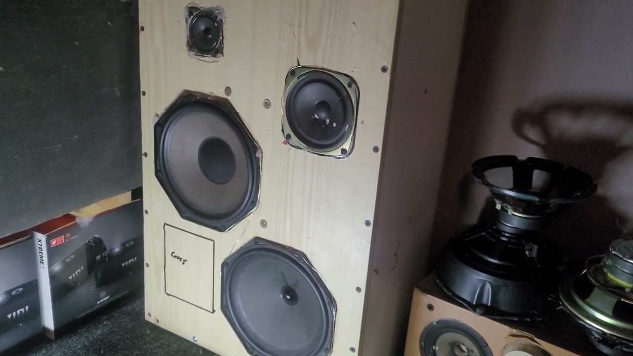 Homemade Phillips 22RH427s Sound Test (Owl City Fireflies) Original Woofers