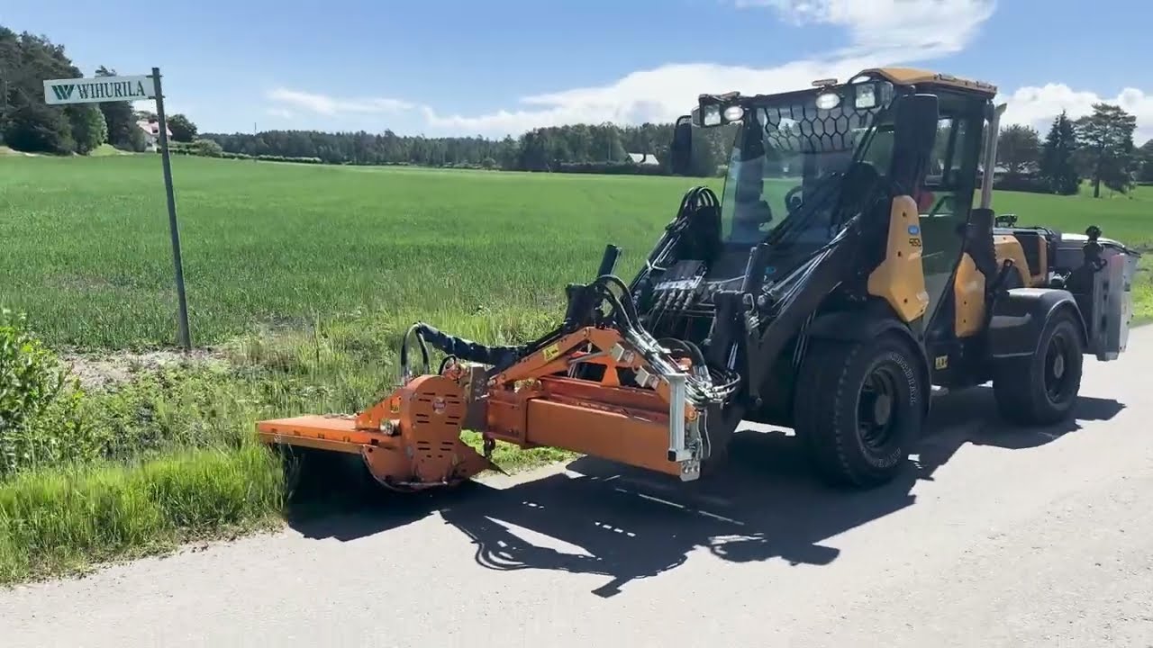 Wille 475Δ with Humus GLS 145 safety mulcher