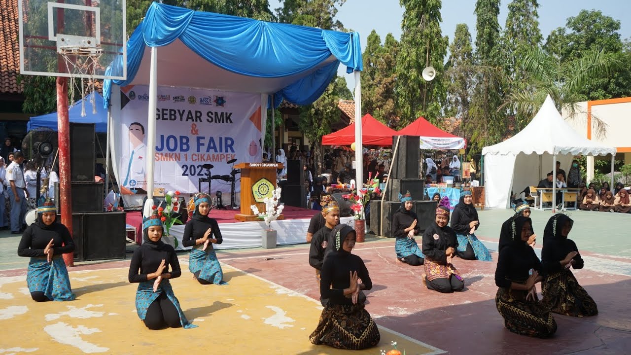 Tari Kreasi Pencak Silat Lathi Weird Genius