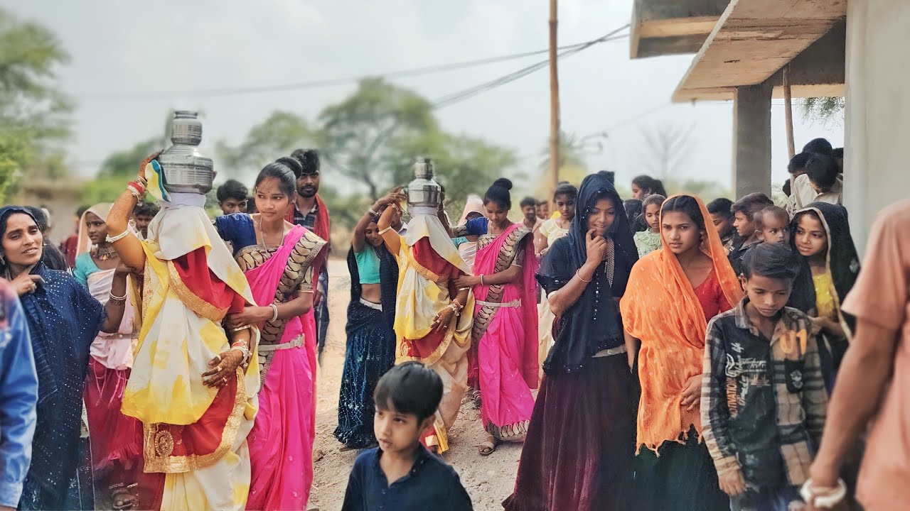 आदिवासी दुल्हन का पहले दिन पानी भरने की परम्परा, Adivasi riti rivaj, adivasi of India
