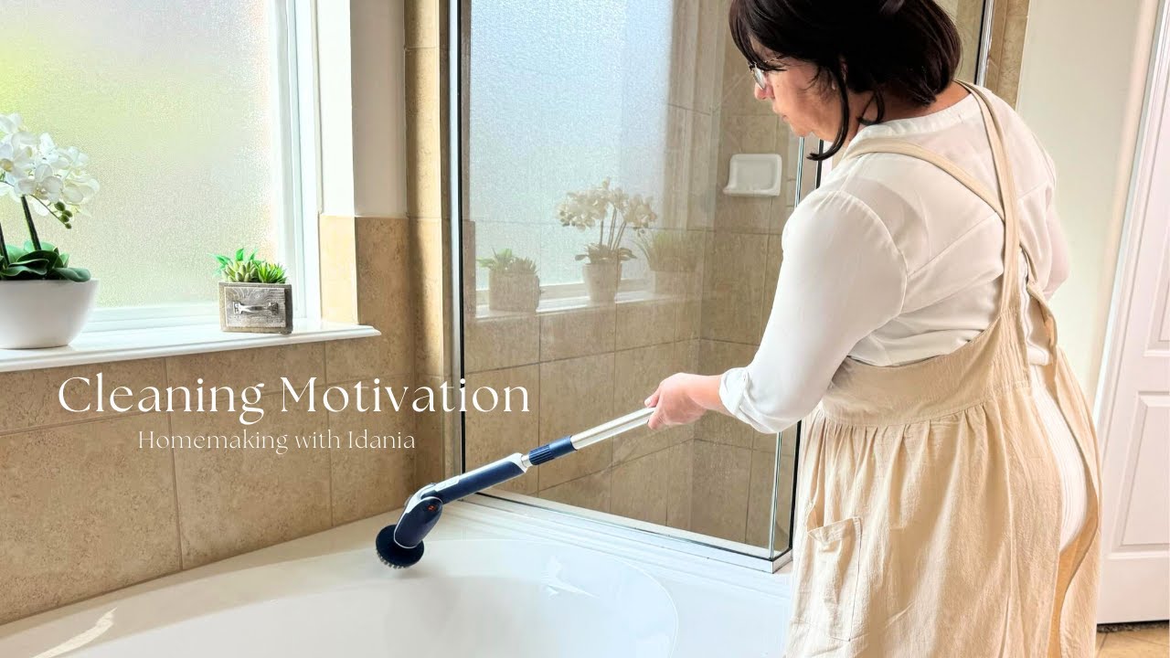 Serene Bathroom Cleaning Routine | Refreshing Smoothie & Cozy Cookie Recipe | Cleaning Vlog