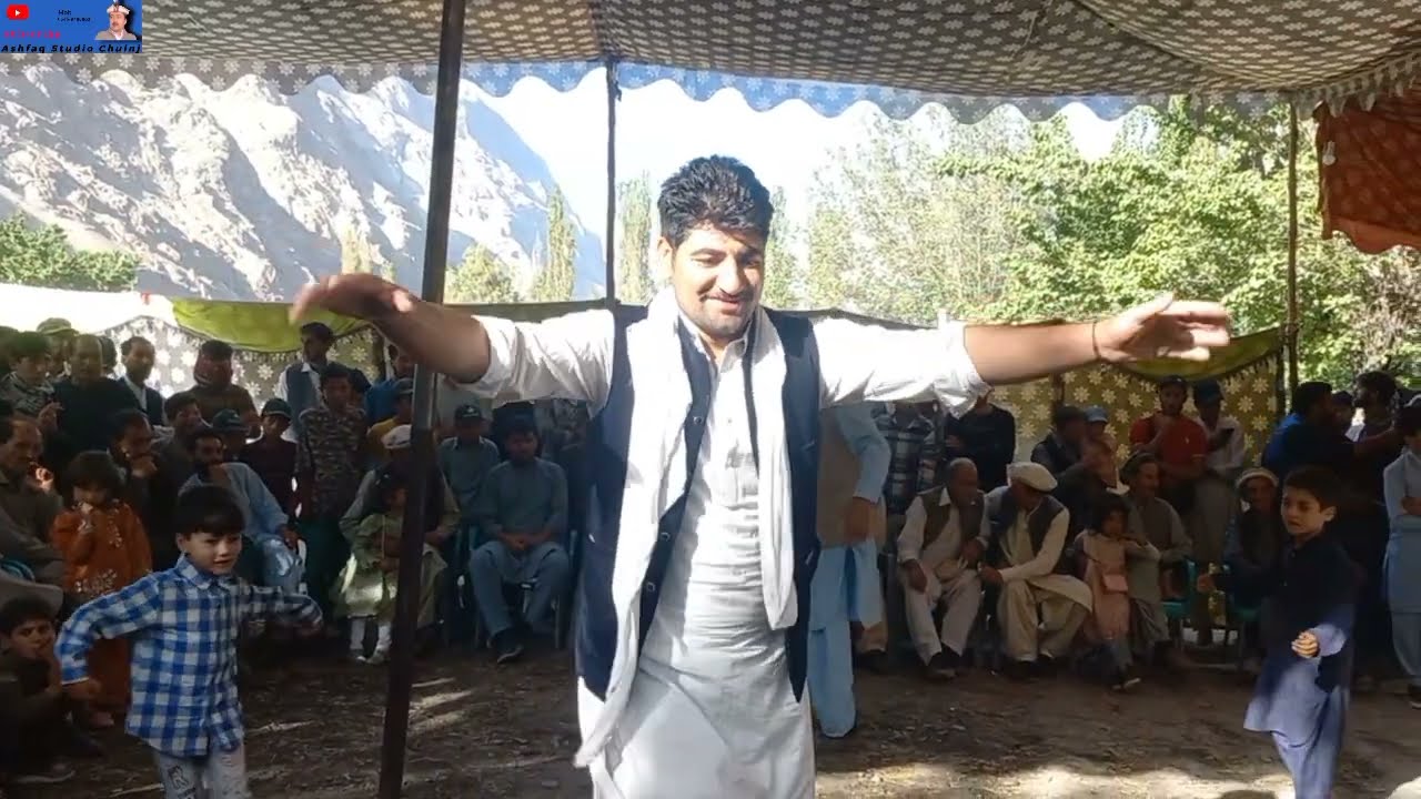 Ashfaq ostaz & Group chitrali music 