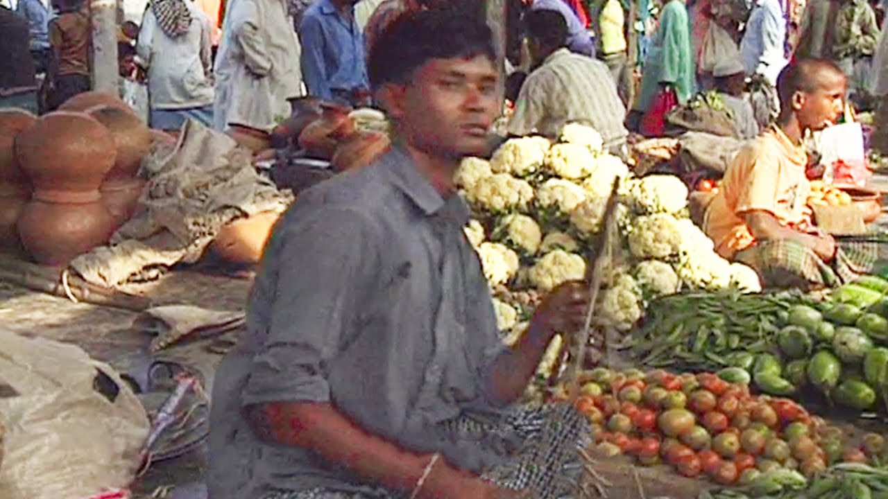 রাজশাহীর তাহেরপুরে জমজমাট হাট | TAHERPUR VILLAGE MARKET AT RAJSHAHI IN BANGLADESH