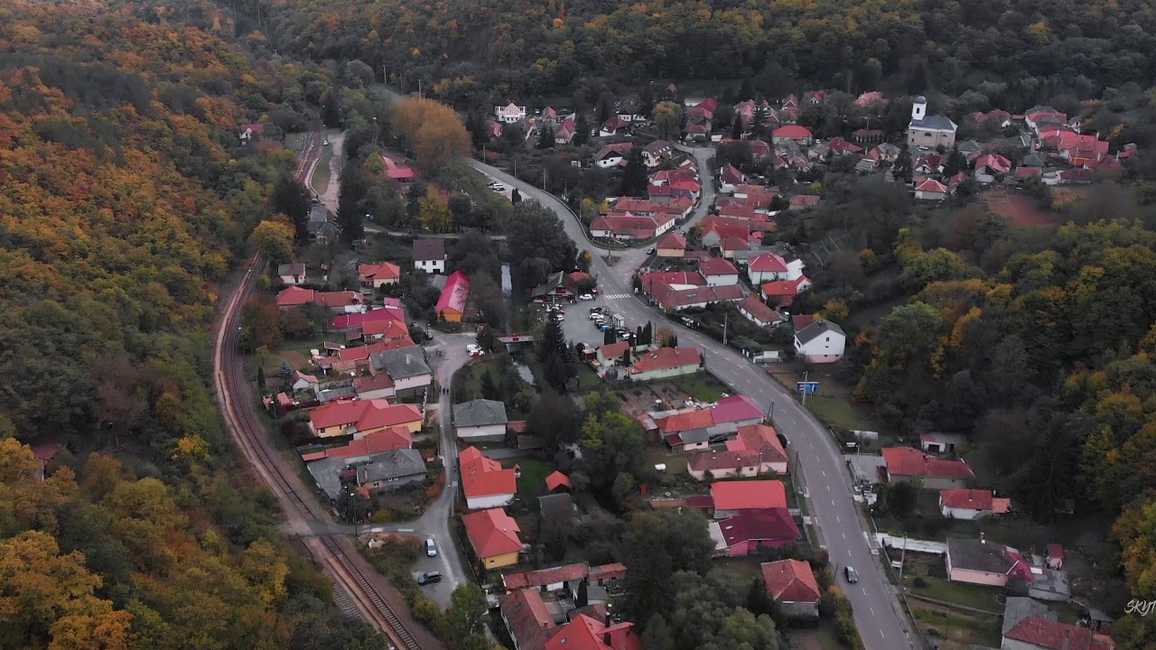 Dr&oacute;nvide&oacute; Szarvaskőről &eacute;s k&ouml;rny&eacute;k&eacute;ről - 4K