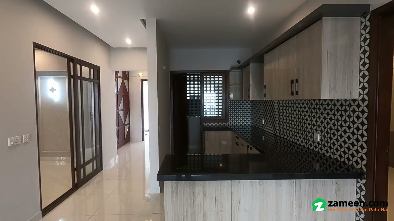 300 SQYD FLAT FOR SALE IN GULISTAN-E-JAUHAR KARACHI