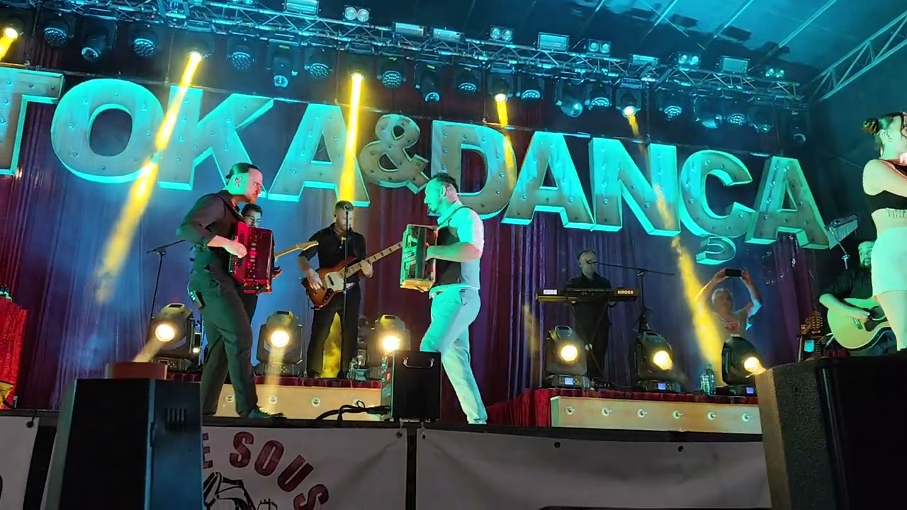 Grupo Toka e Dan&ccedil;a em festa do Senhor do Bonfim, Labruj&oacute;
