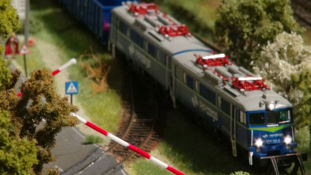 ET41 144 PKP Cargo - namiastka rzeczywistego pociągu towarowego