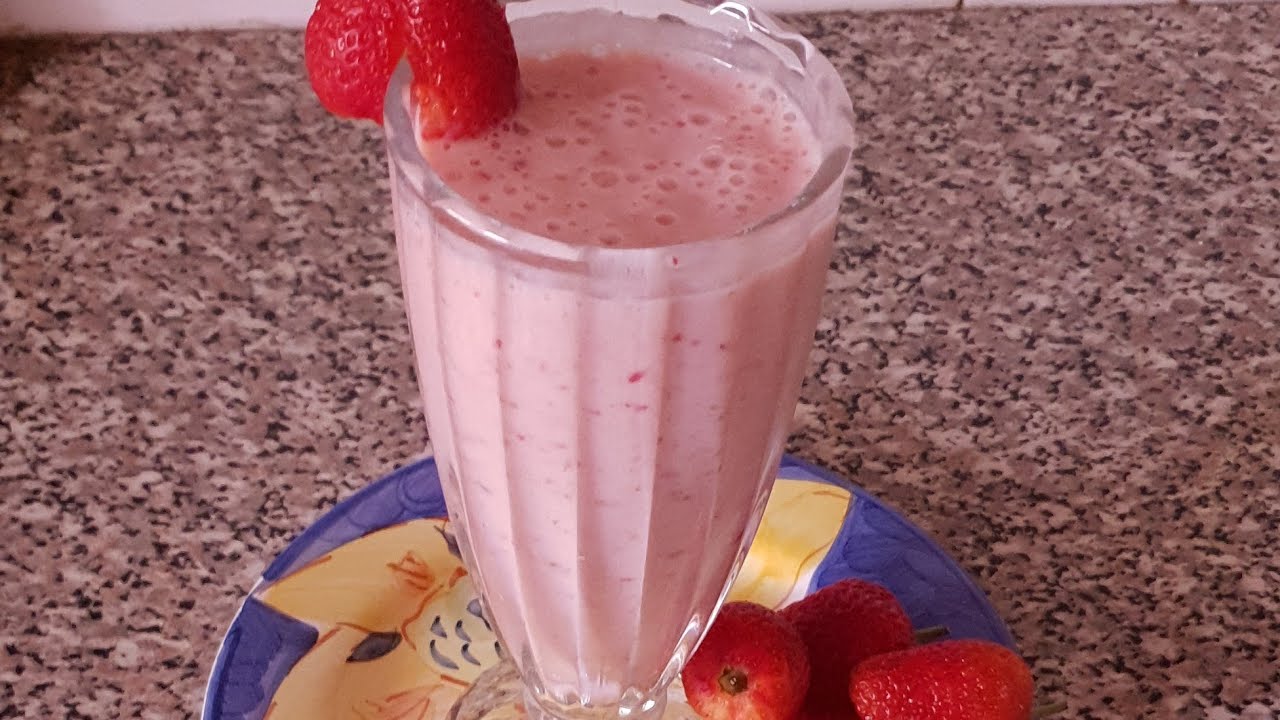 How to make strawberry smoothie |የጁስ አሰራር| Mafus's kitchen