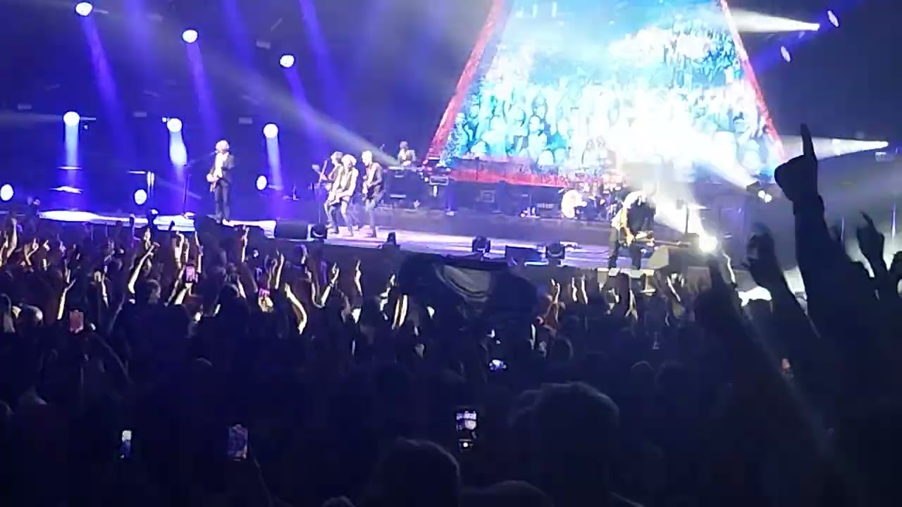 Urlando contro il cielo – Ligabue (Mediolanum Forum, Assago – Dedicato a noi indoor tour)
