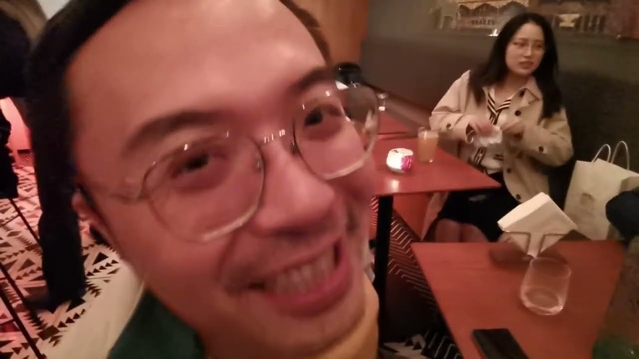 Shanghai Night Mode: Metro Argument & World Cup at a Bar | 22 Nov 2022