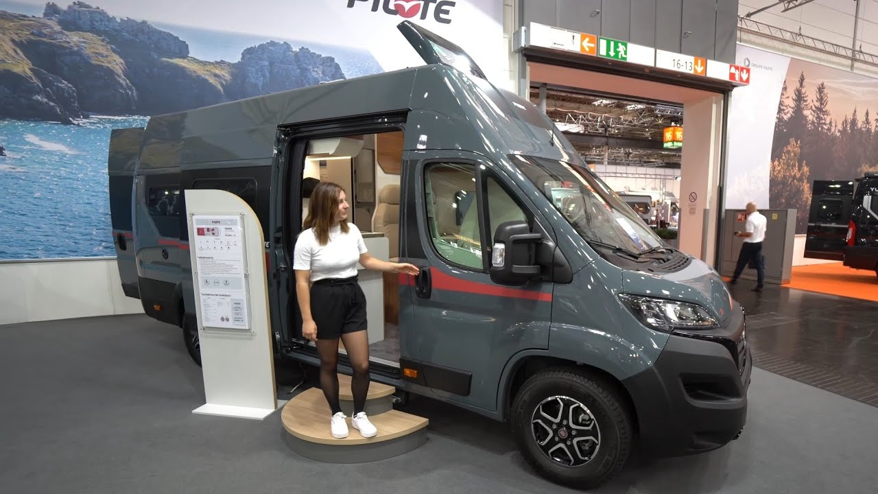 Günstige 77.830,- €: WOHNMOBIL KASTENWAGEN 2023 Pilote V633M. Superhoch und 4 Schlafplätze.