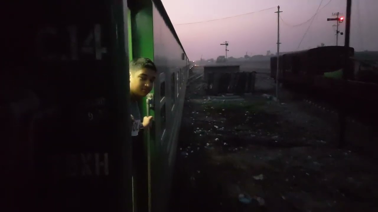 Green Line 5UP departure from Rohri Junction 