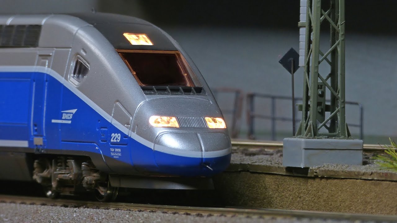 TGV Duplex H0 Mehano 8 teilig mit ESU Loksound (zwei Lautsprecher)mit umgebauter Inneneinrichtung