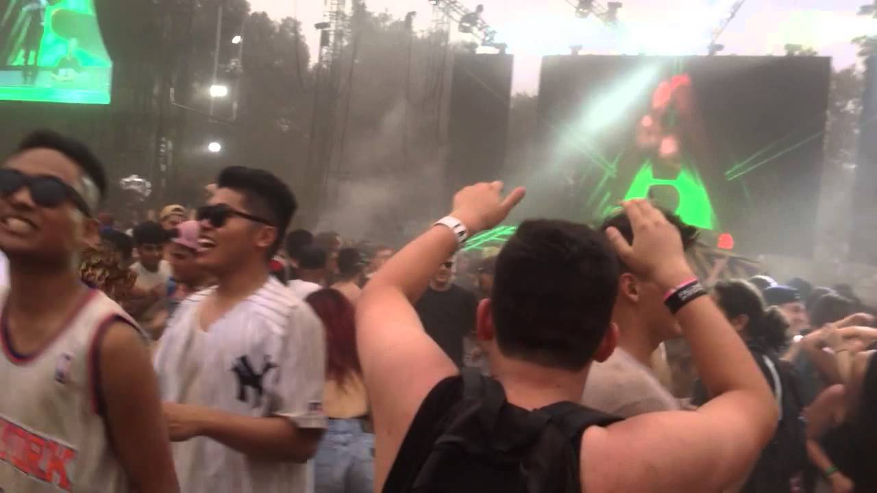 Flosstradamus Mosh Pit at HARDSUMMER 2014 *HD*