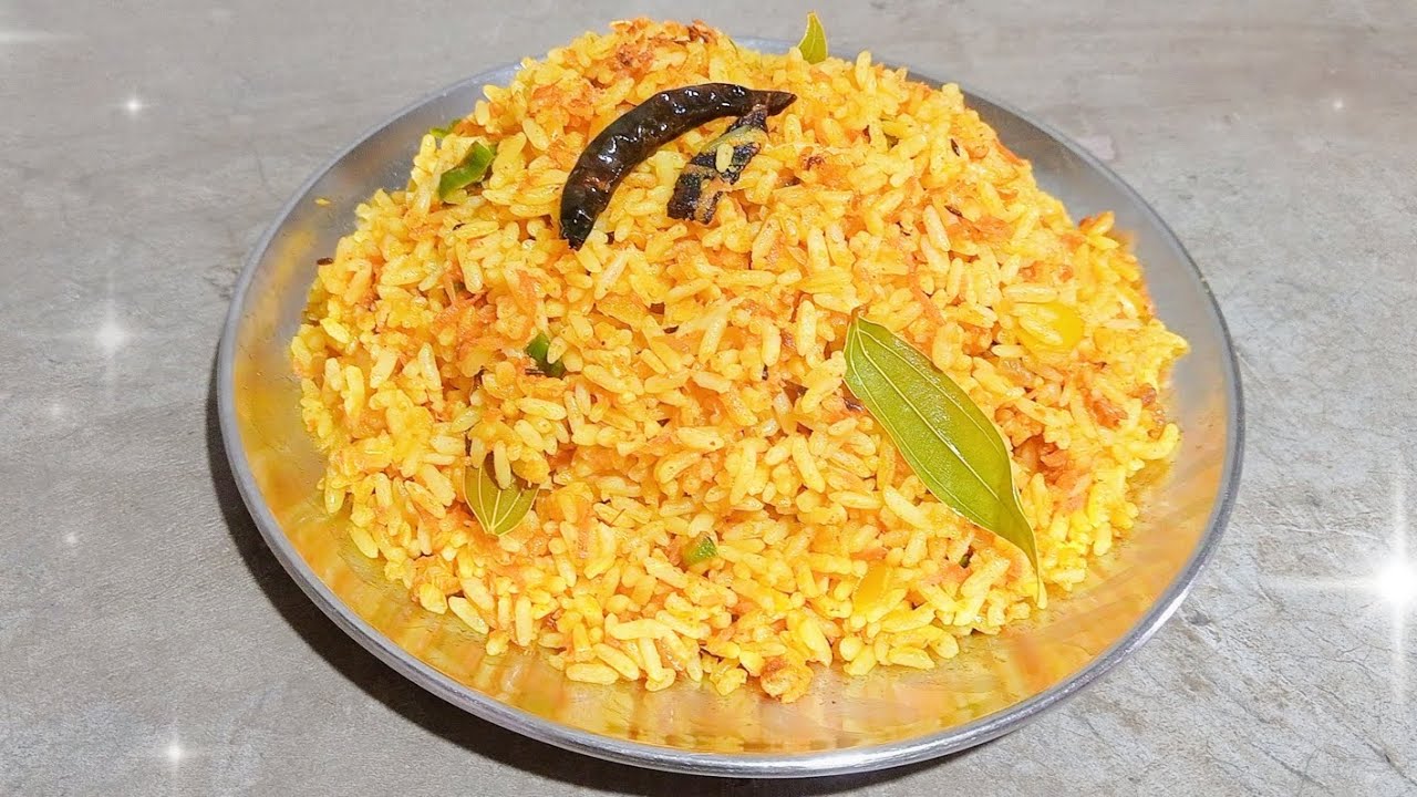 রাতের বেচে যাওয়ার ভাত দিয়ে ভাজা ভাত রান্না করলে সবাই পছন্দ করবে । 😋👌🙂🙏