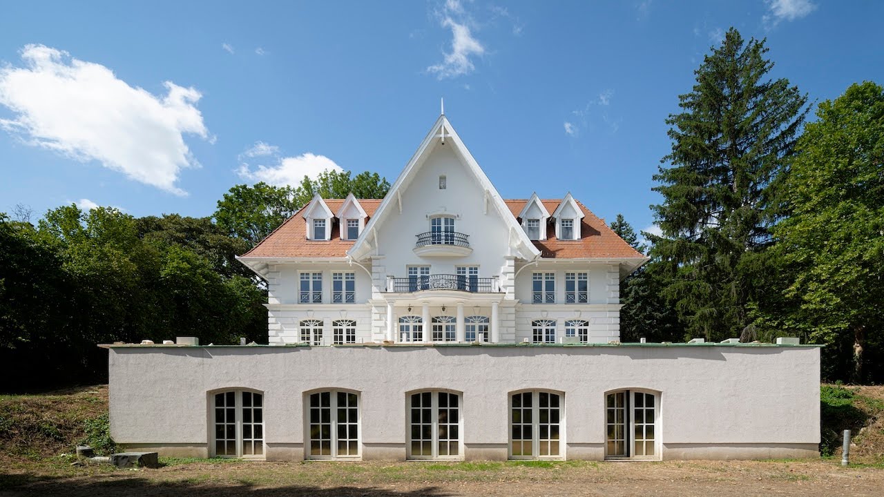 Classicist Villa with Grand Proportions in Budapest’s Prestigious 2nd District