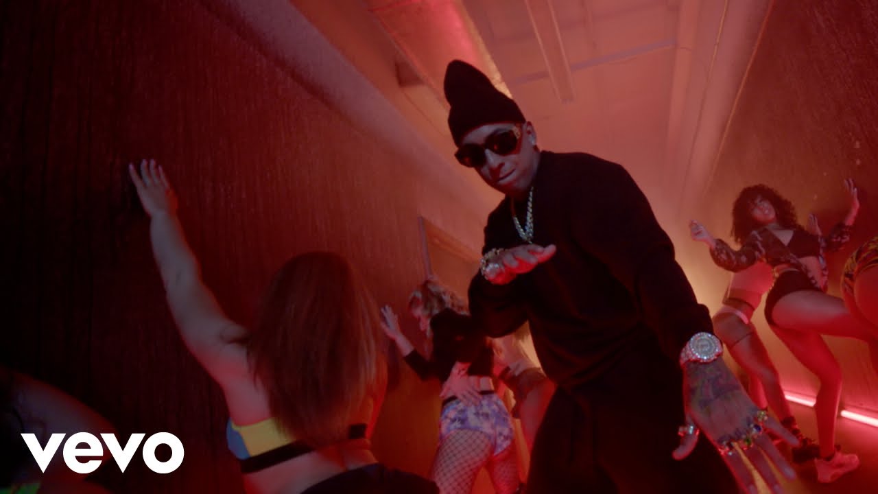 &Ntilde;engo Flow - Universitaria (Official Video)