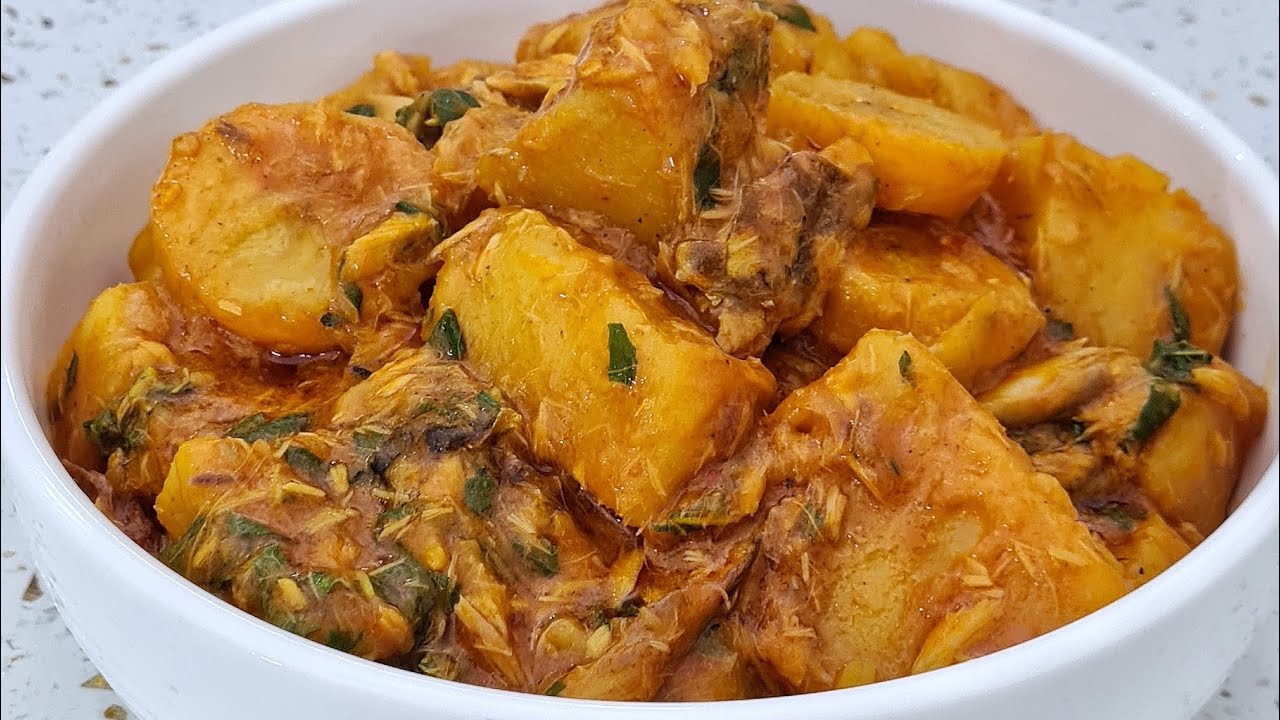PLANTAIN AND YAM PORRIDGE | NIGERIAN FOOD RECIPE | THE KITCHEN MUSE #yamporridge