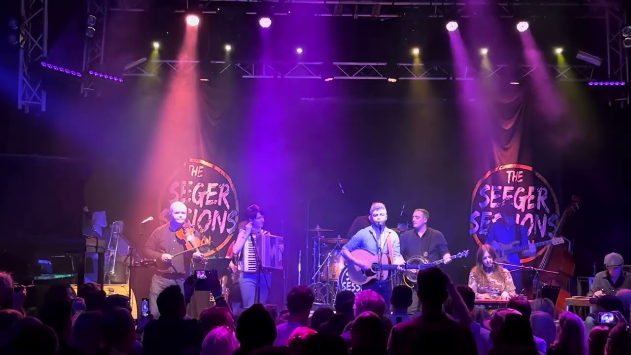 Seeger Session Revival. Further On Up The Road. ​⁠The Button Factory / Dublin 2024.