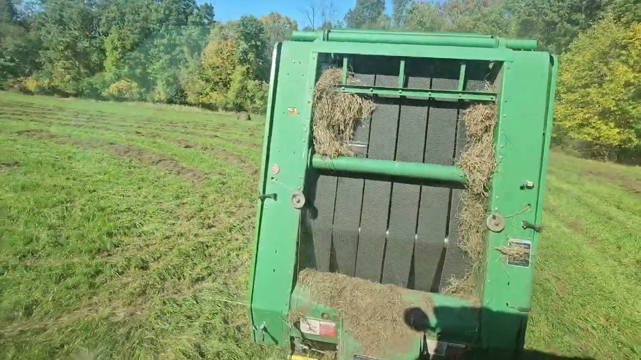 Grandpa's John Deere 4255 with his JD 435 round  baler. How farmers make a round bale. POV