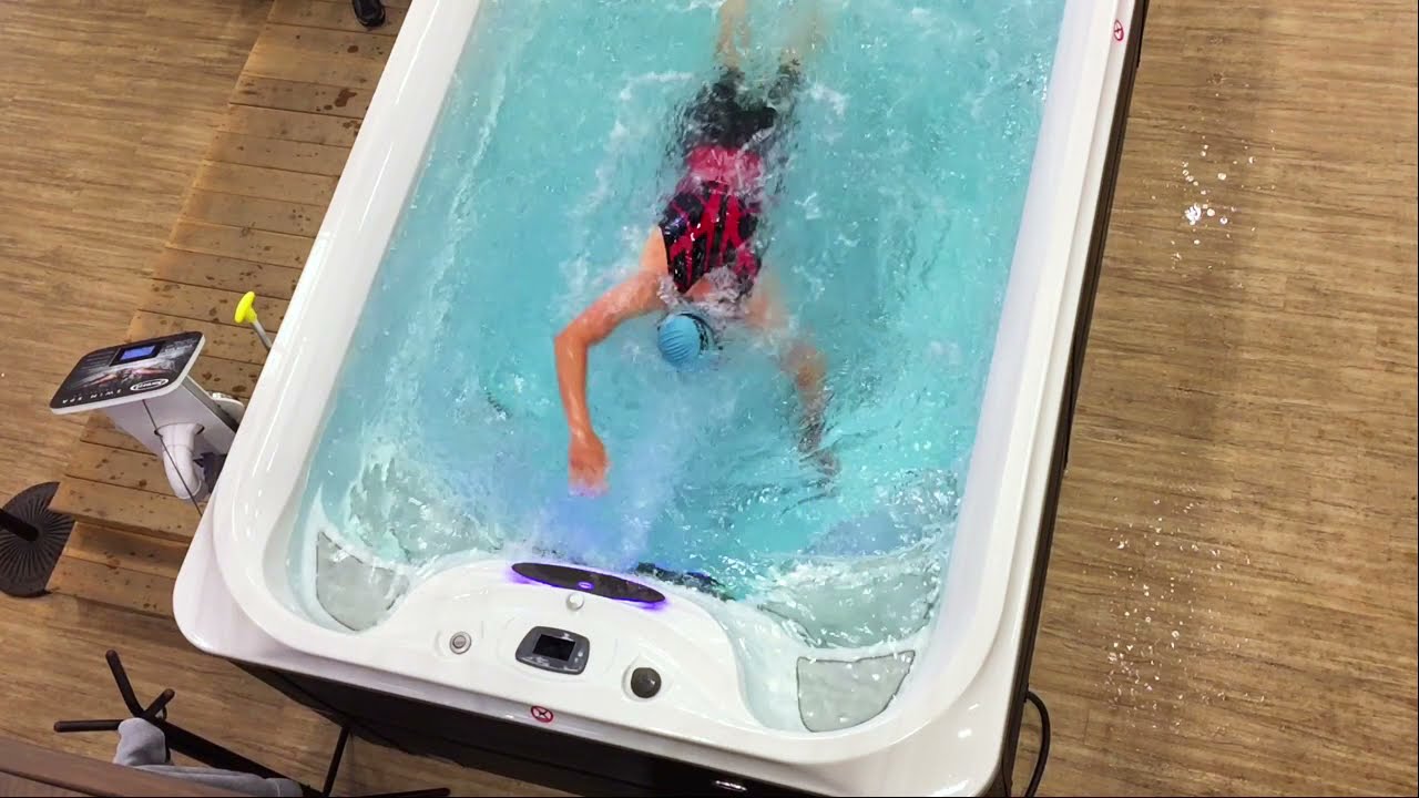 Nick Pelletier discovers the Jacuzzi® Powerpro® J 16 Swim Spa (14 minutes)
