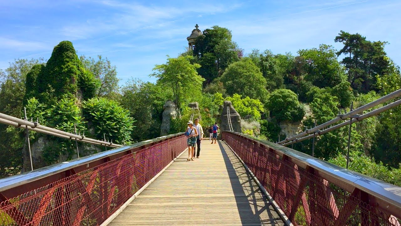 PARIS WALK | Parc des Buttes-Chaumont incl. Temple Sybille | France