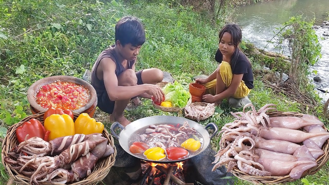 Squids Cooking & Eating | Yummy Spicy Outdoor Forest Lunch 🦑🔥