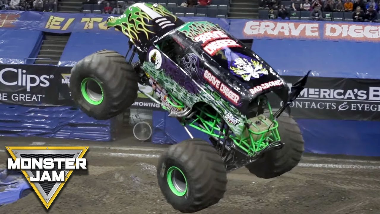 Grave Digger Driver Tyler Menninga's Freestyle | Milwaukee 2018 | Monster Jam