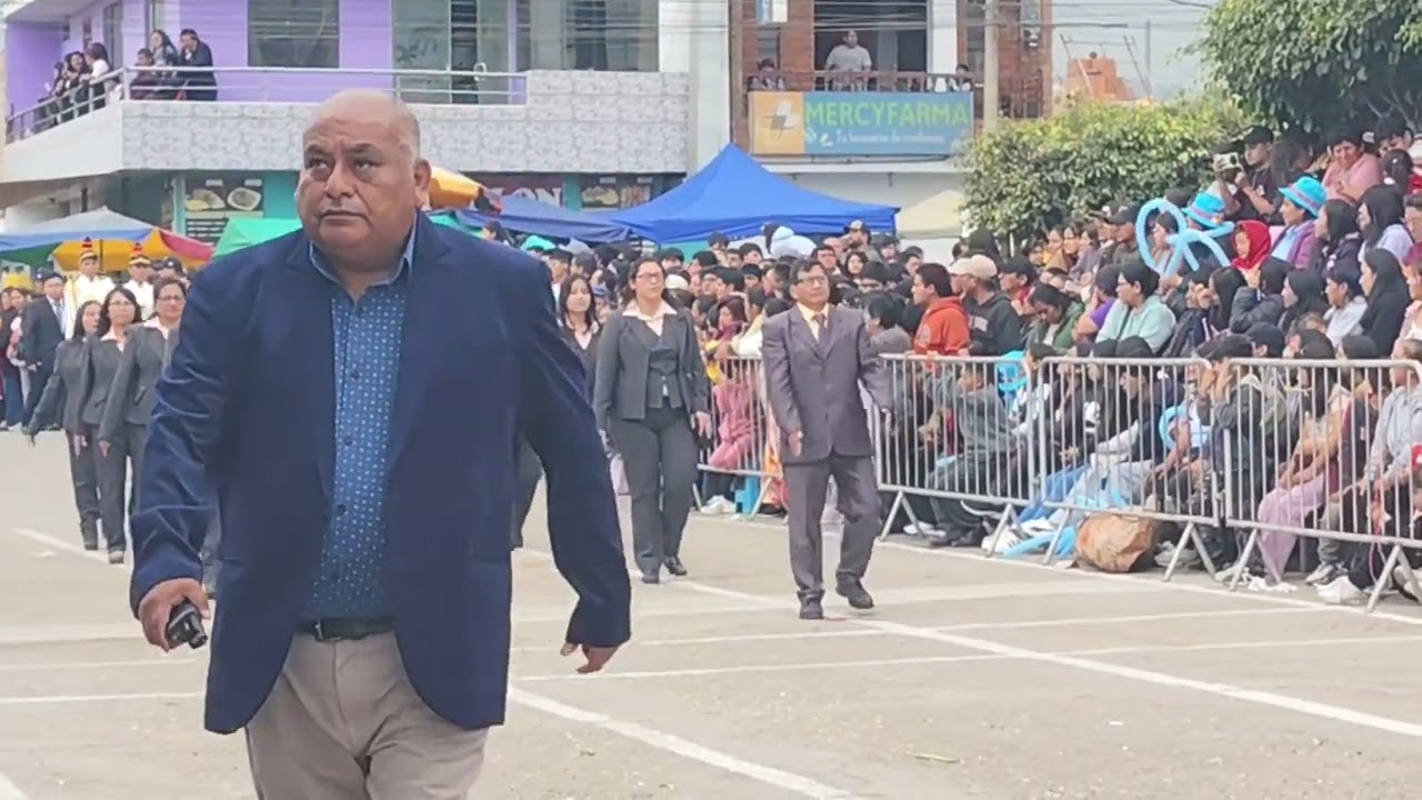 Desfile escolar nivel secundario en el aniversario del distrito de nuevo imperial cañete 2025