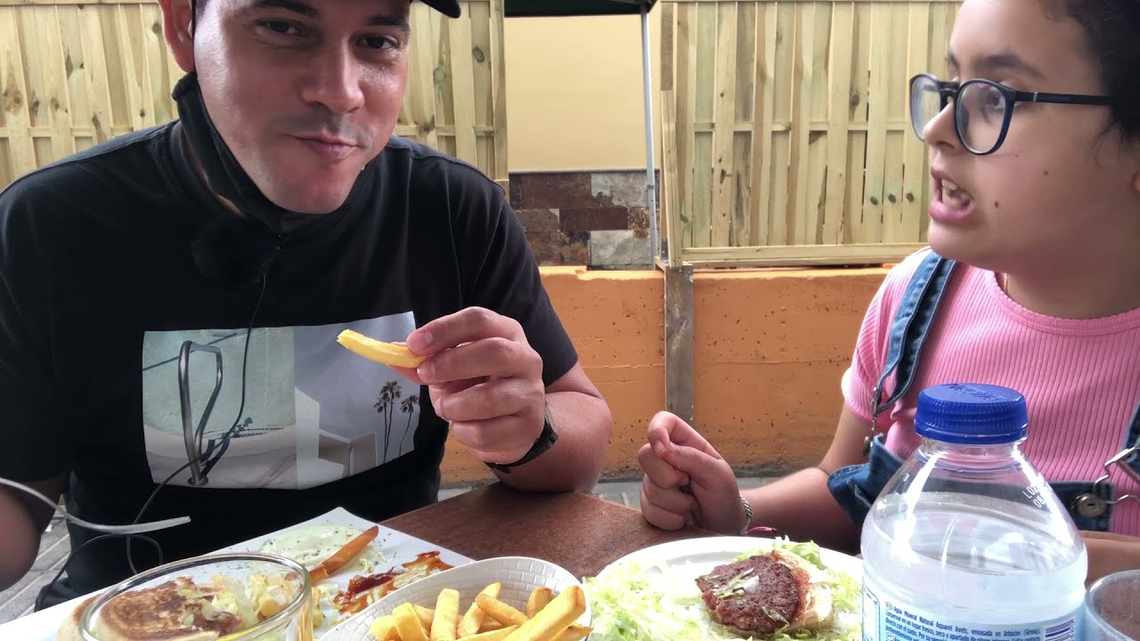 GRAN CANARIA// PROBANDO HAMBURGUESAS EN VECINDARIO.