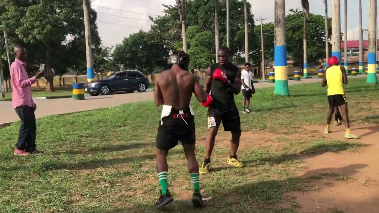 Taiwo Agbaje sparring with Durodola Olarewaju