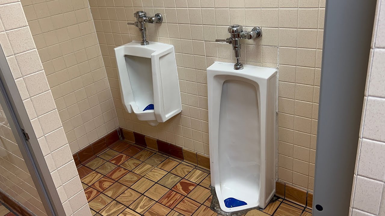 McDonalds Mens Restroom 10/1/2022