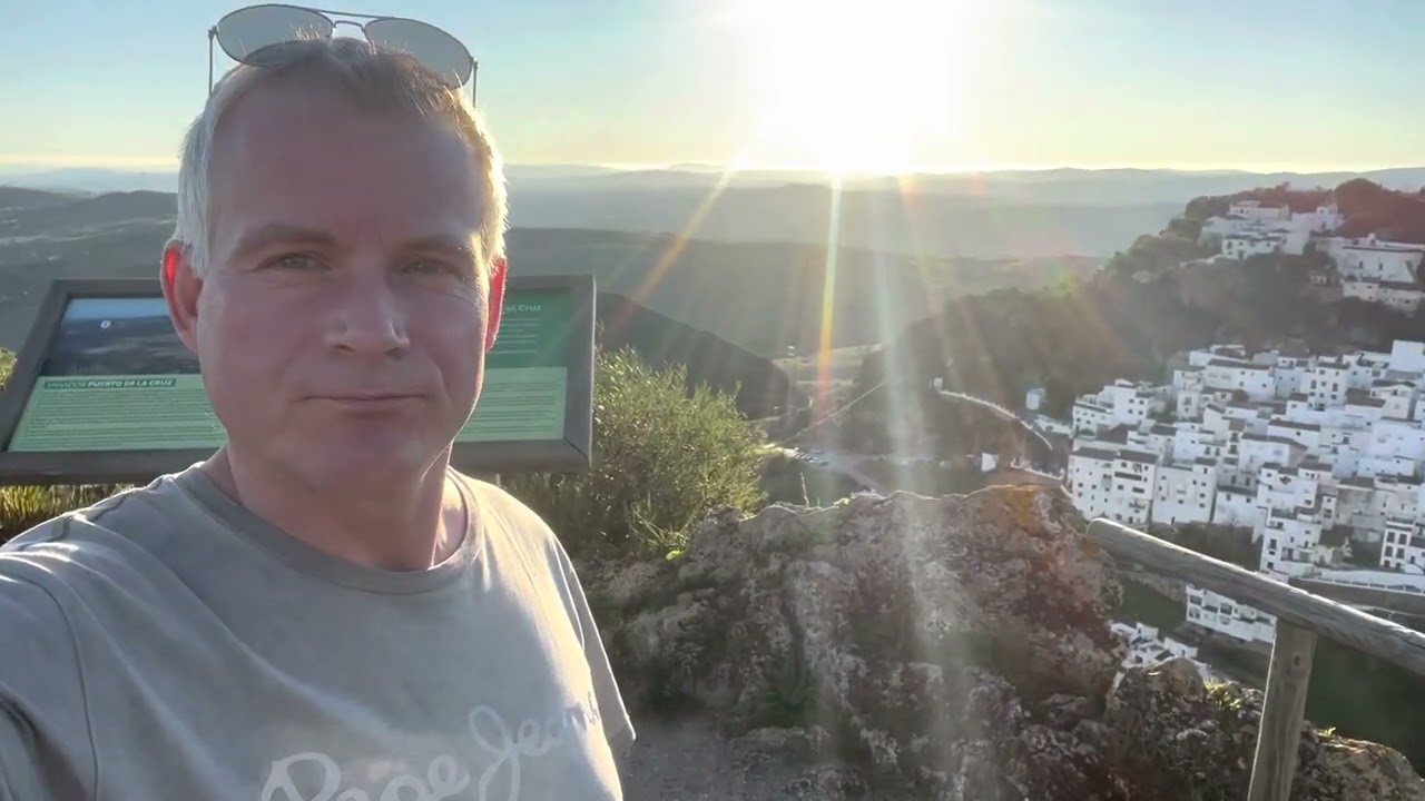 Casares Del Sol and the city